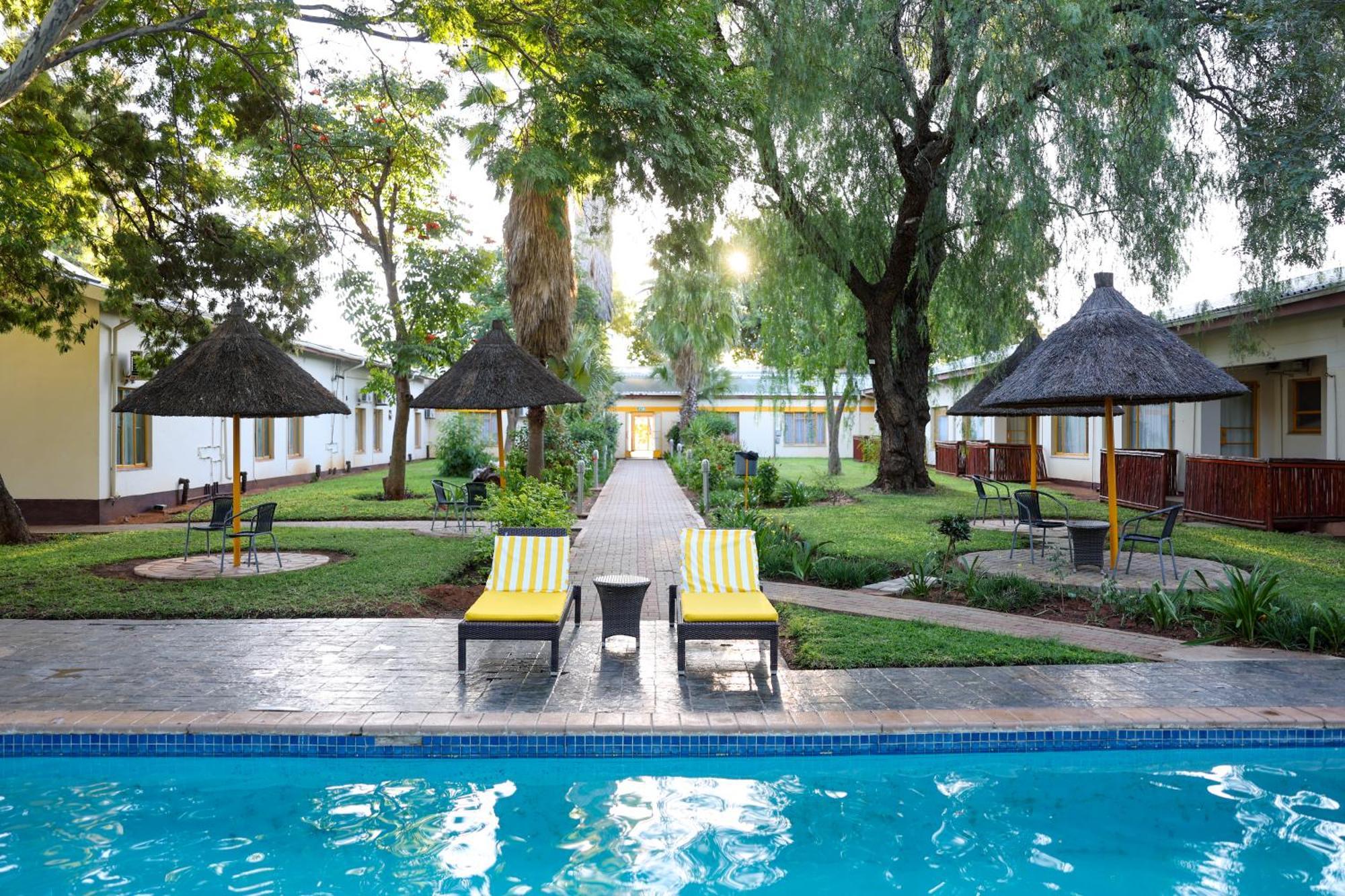 Cresta Botsalo Hotel Palapye Екстер'єр фото