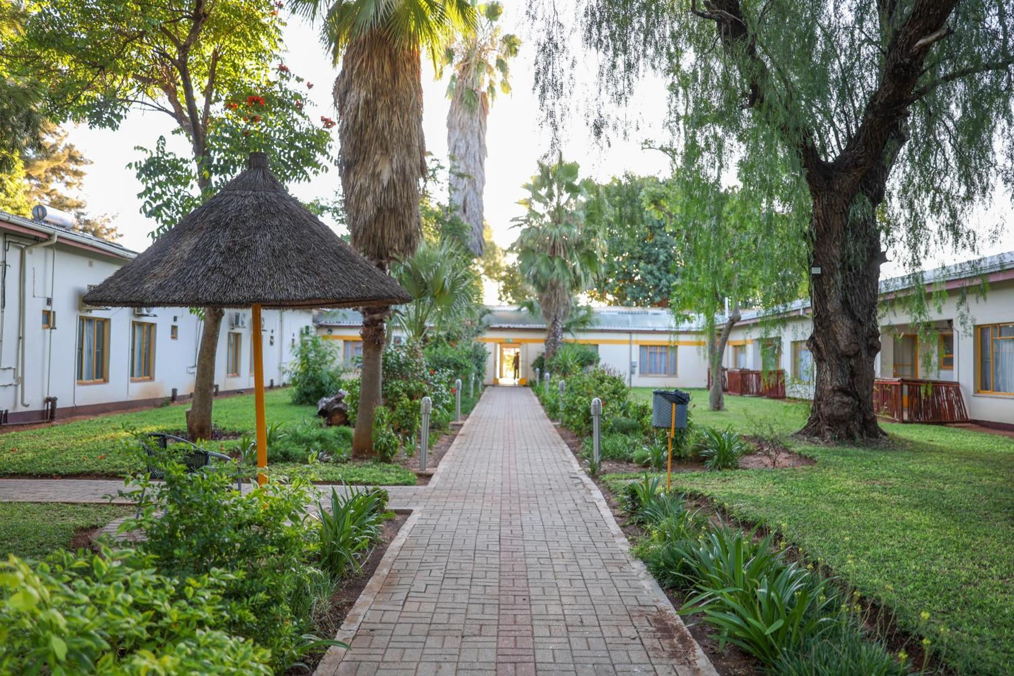 Cresta Botsalo Hotel Palapye Екстер'єр фото
