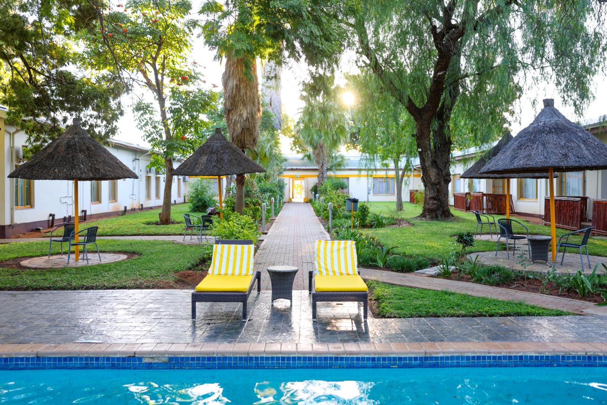 Cresta Botsalo Hotel Palapye Екстер'єр фото
