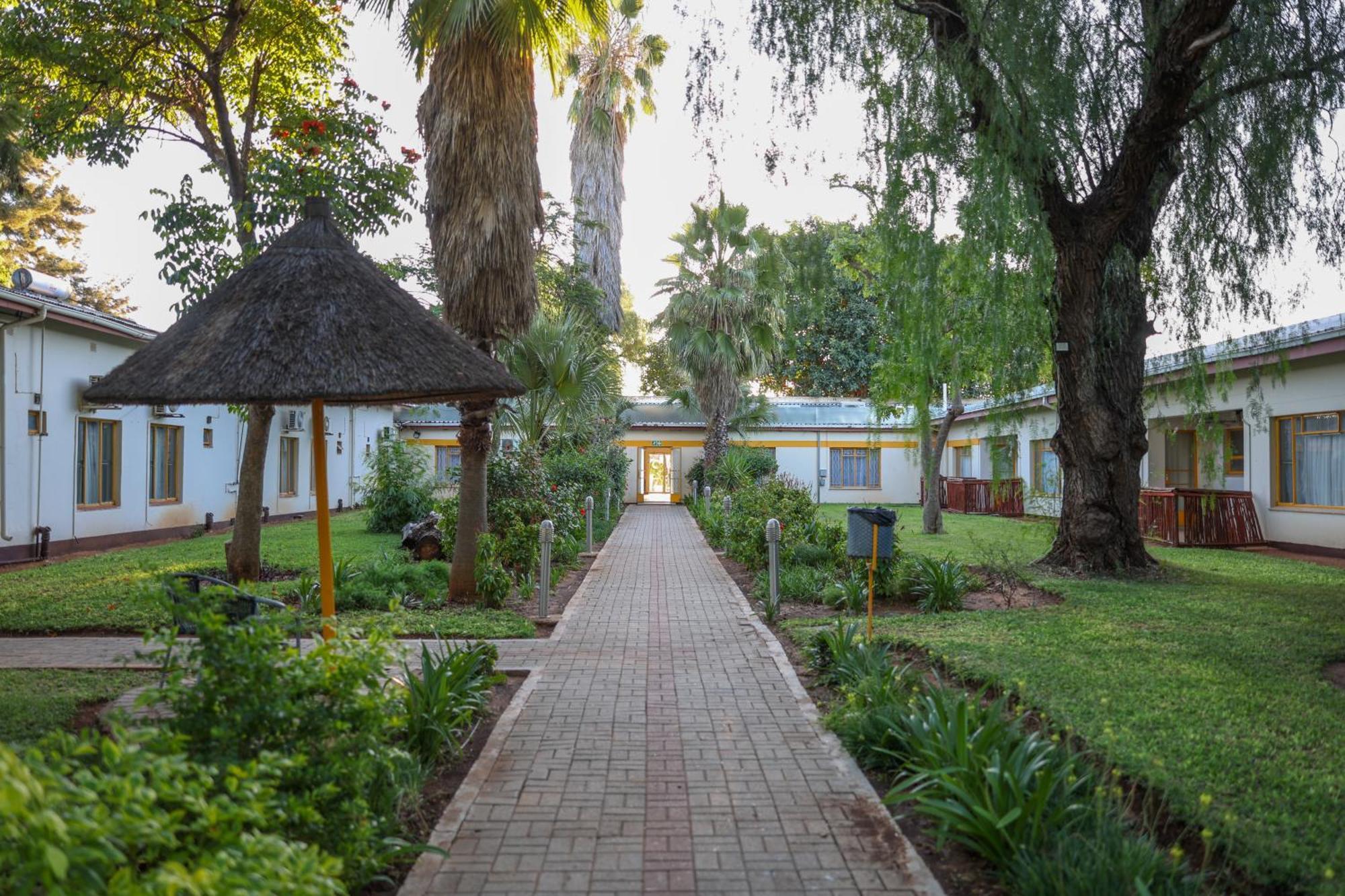 Cresta Botsalo Hotel Palapye Екстер'єр фото